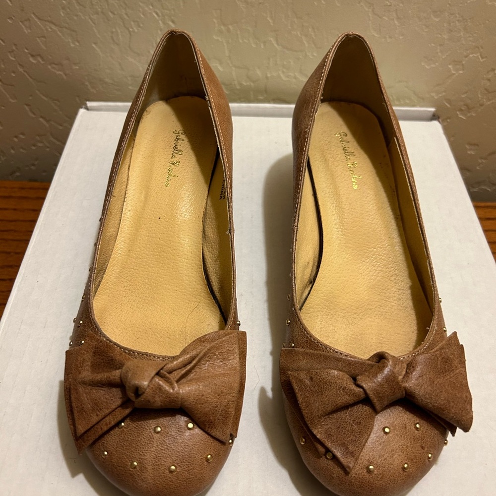 Brown Bow-Accent Women's Shoes